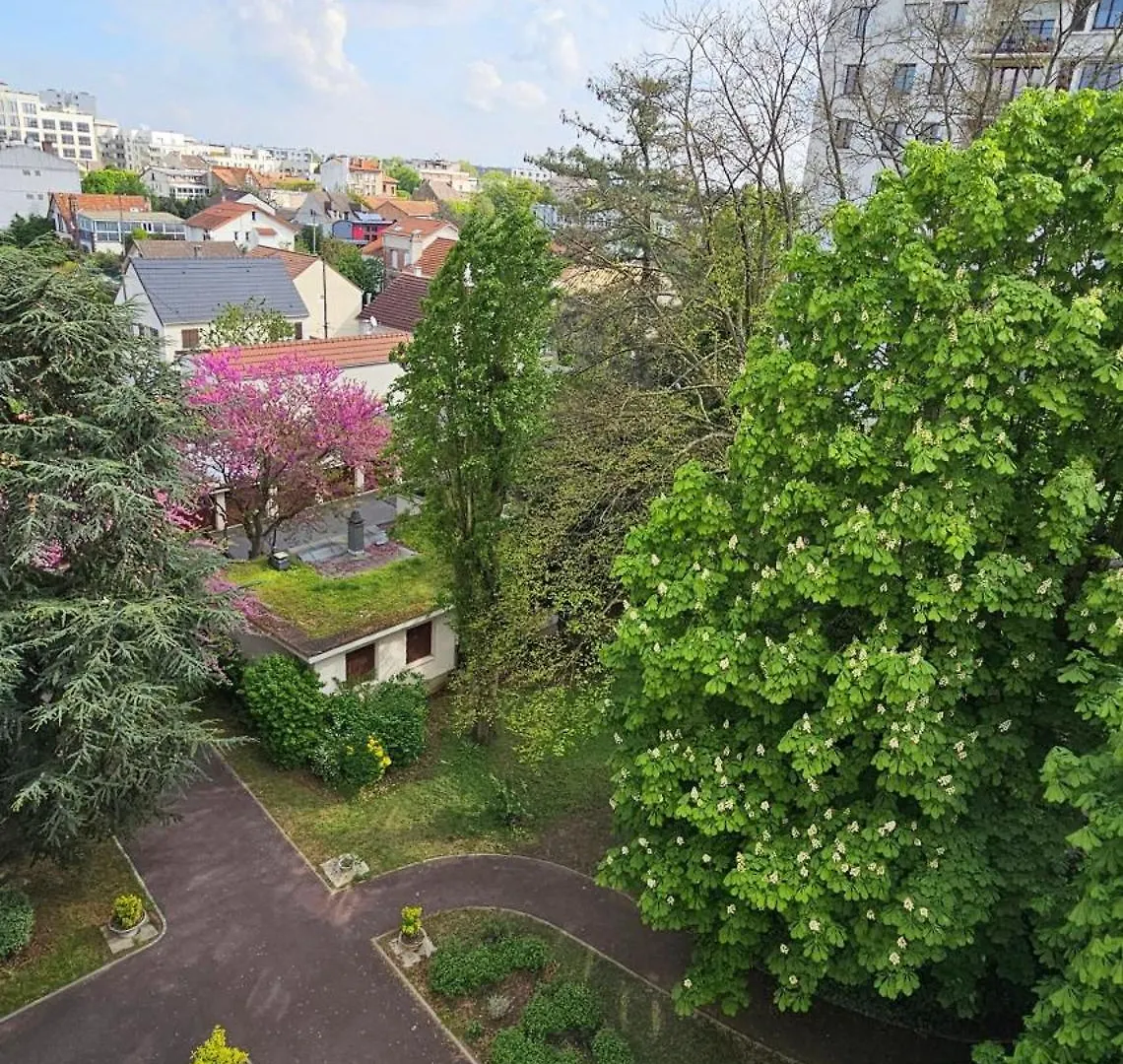 Big & Calm Familial Apartment With Balcony, Car Parking And Free Wifi Villejuif 0*,  France