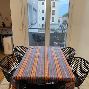  Appartement Elegant Au Pieds Du Metro
